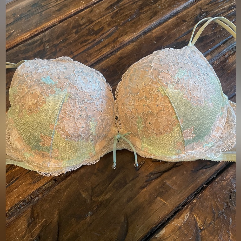Victoria’s Secret bra